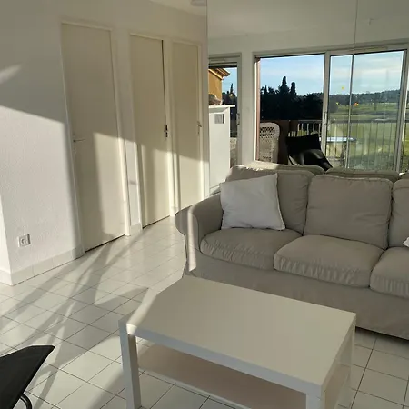 Apartment Avec Vue Exceptionnelle Sur Le Golf